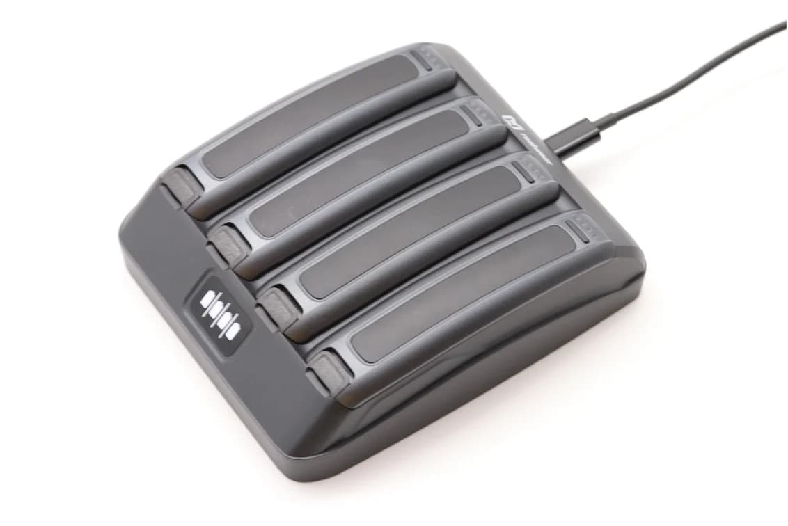 Cargador de batería cuádruple (RealWear Navigator serie 500)
